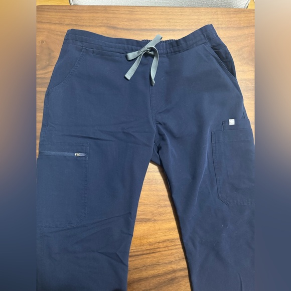 11 Pairs FIGS Yola Skinny Scrub Pants XS Navy & Black - Picture 2 of 6